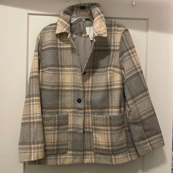 H&M Jackets & Blazers - H&M never worn plaid shacket